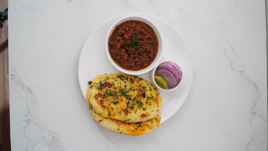Chicken Keema Kulcha